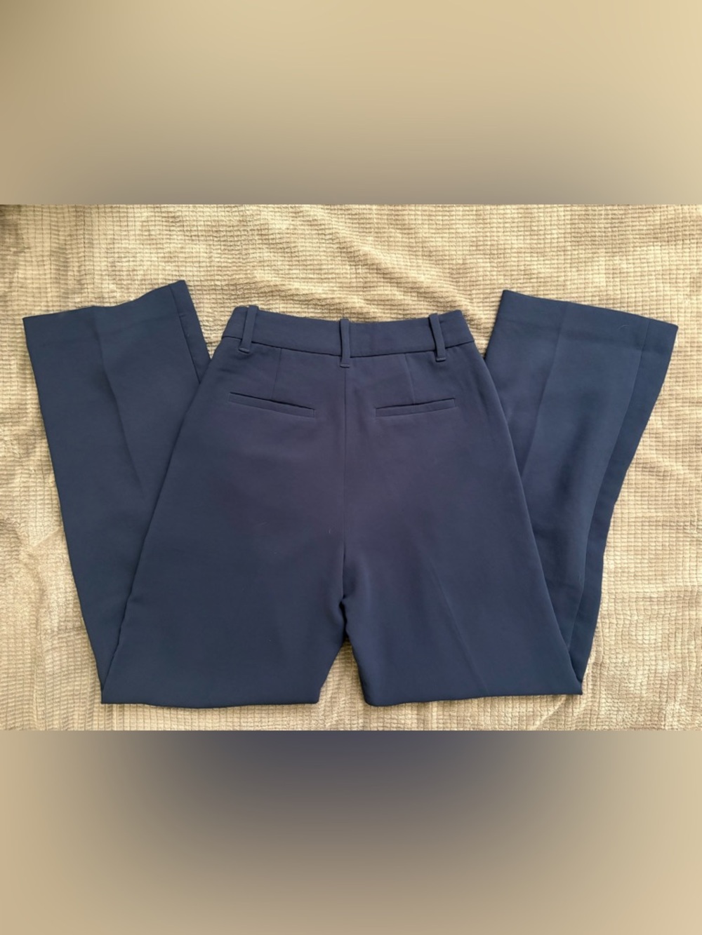 Aritzia The Effortless Pant Crepette - Picture 6 of 7